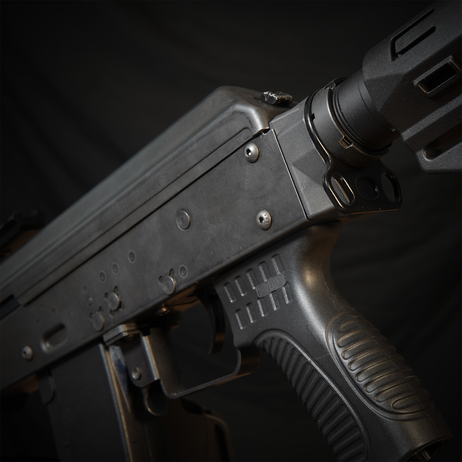 MTW-AK-105 Closeup Receiver Rear